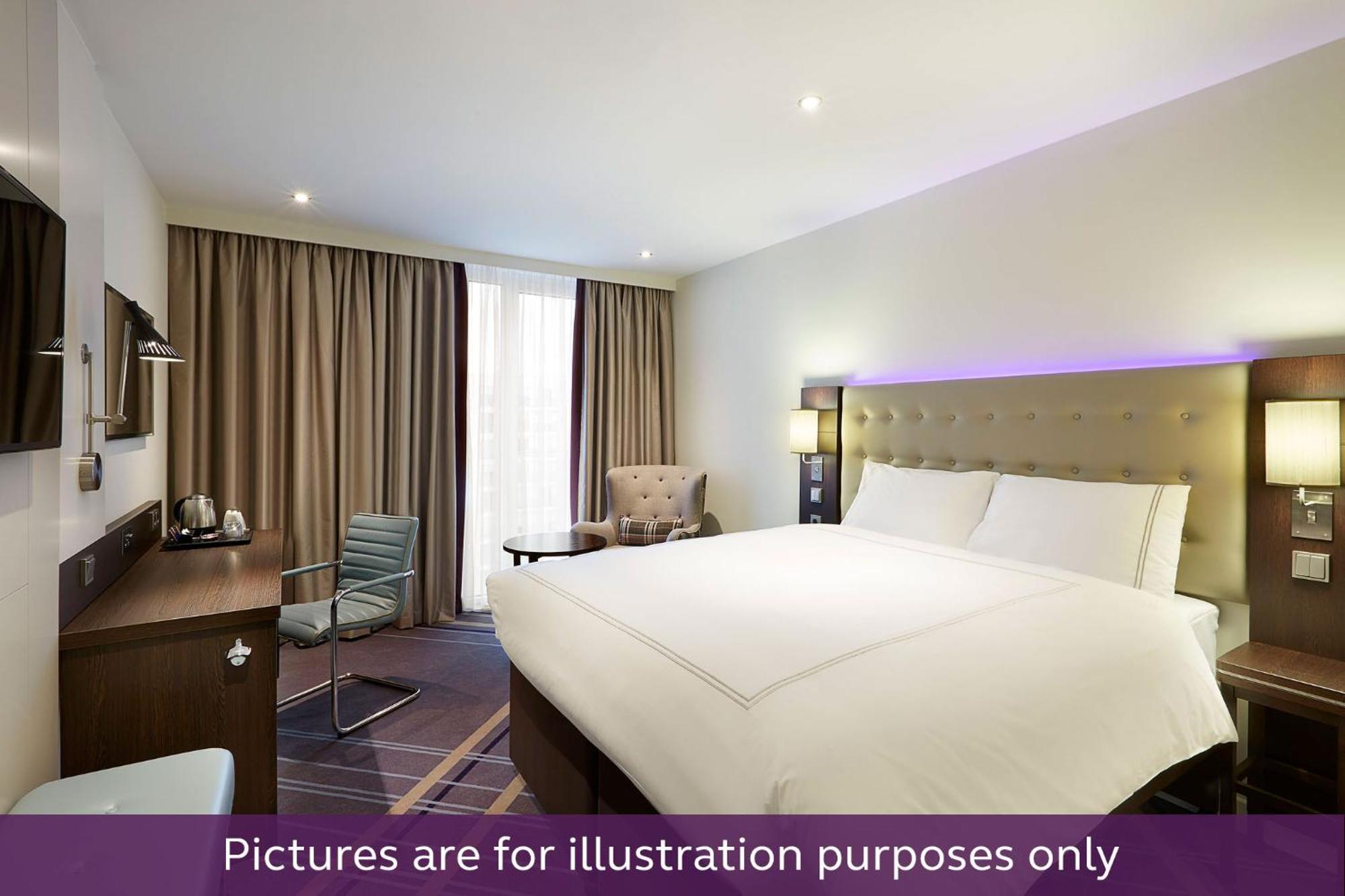 Premier Inn Essen City Centre Exterior photo