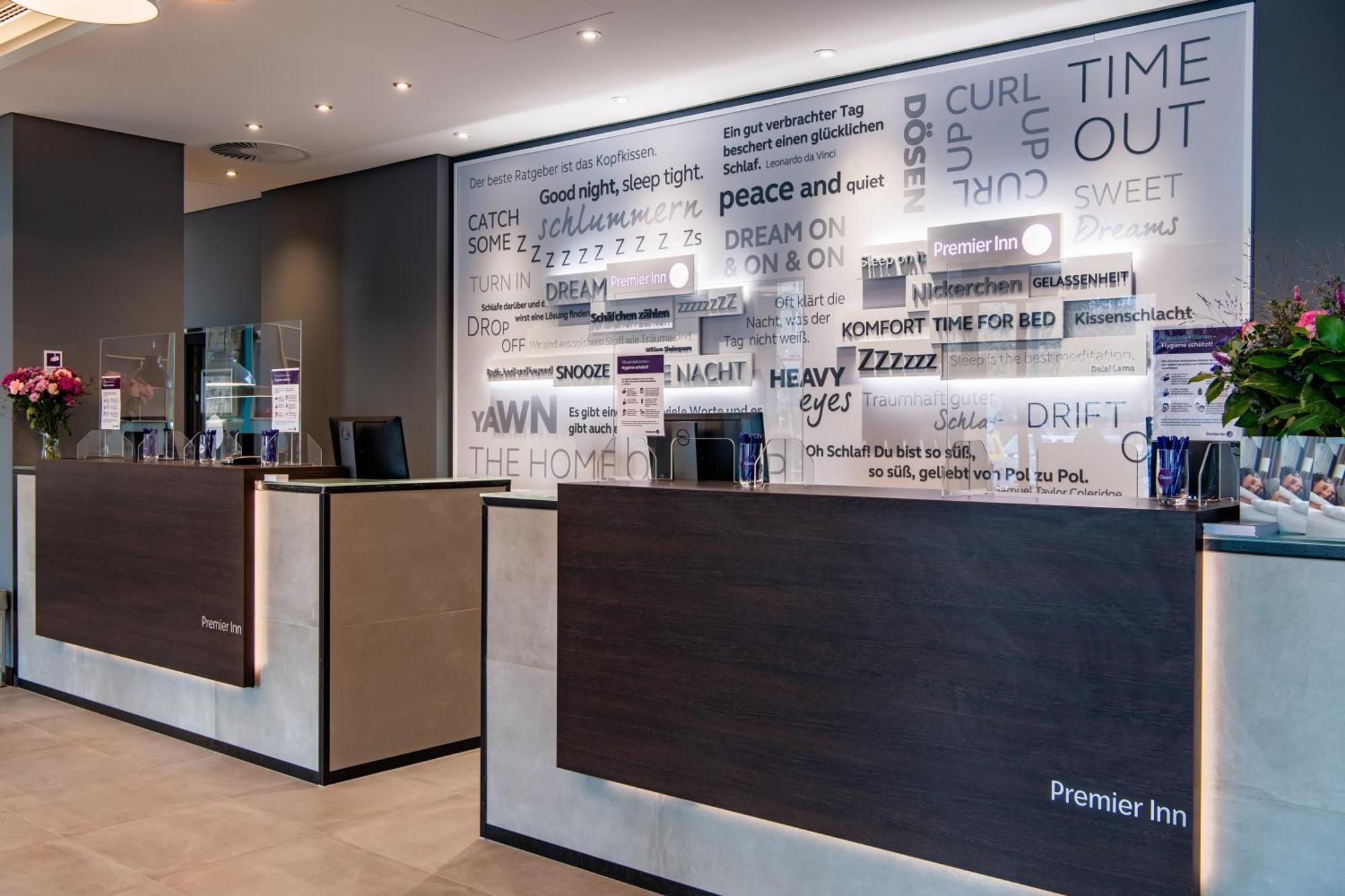Premier Inn Essen City Centre Exterior photo